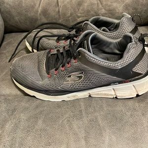 Sketchers Lite Weight sneakers. Used condition. Very comfortable. 13